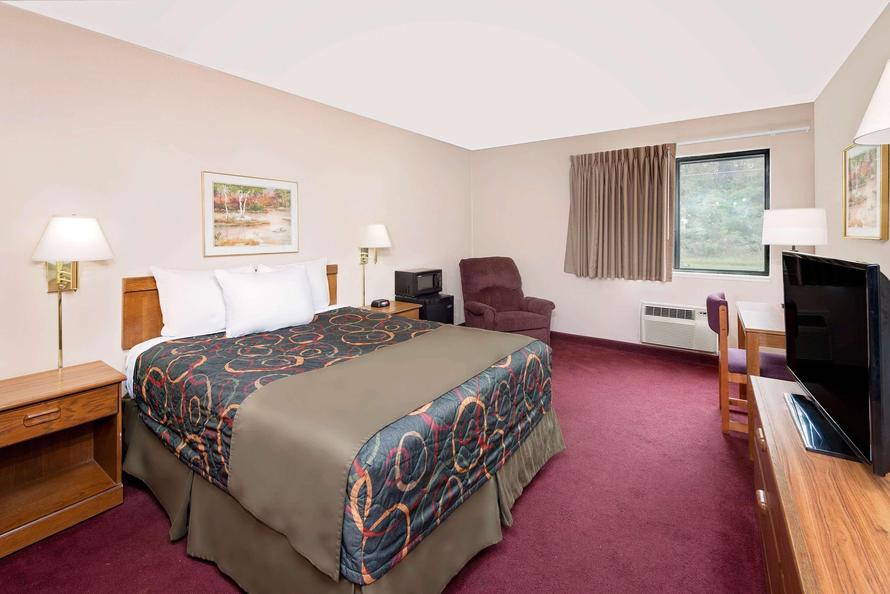 Days Inn By Wyndham בונוויל מראה חיצוני תמונה