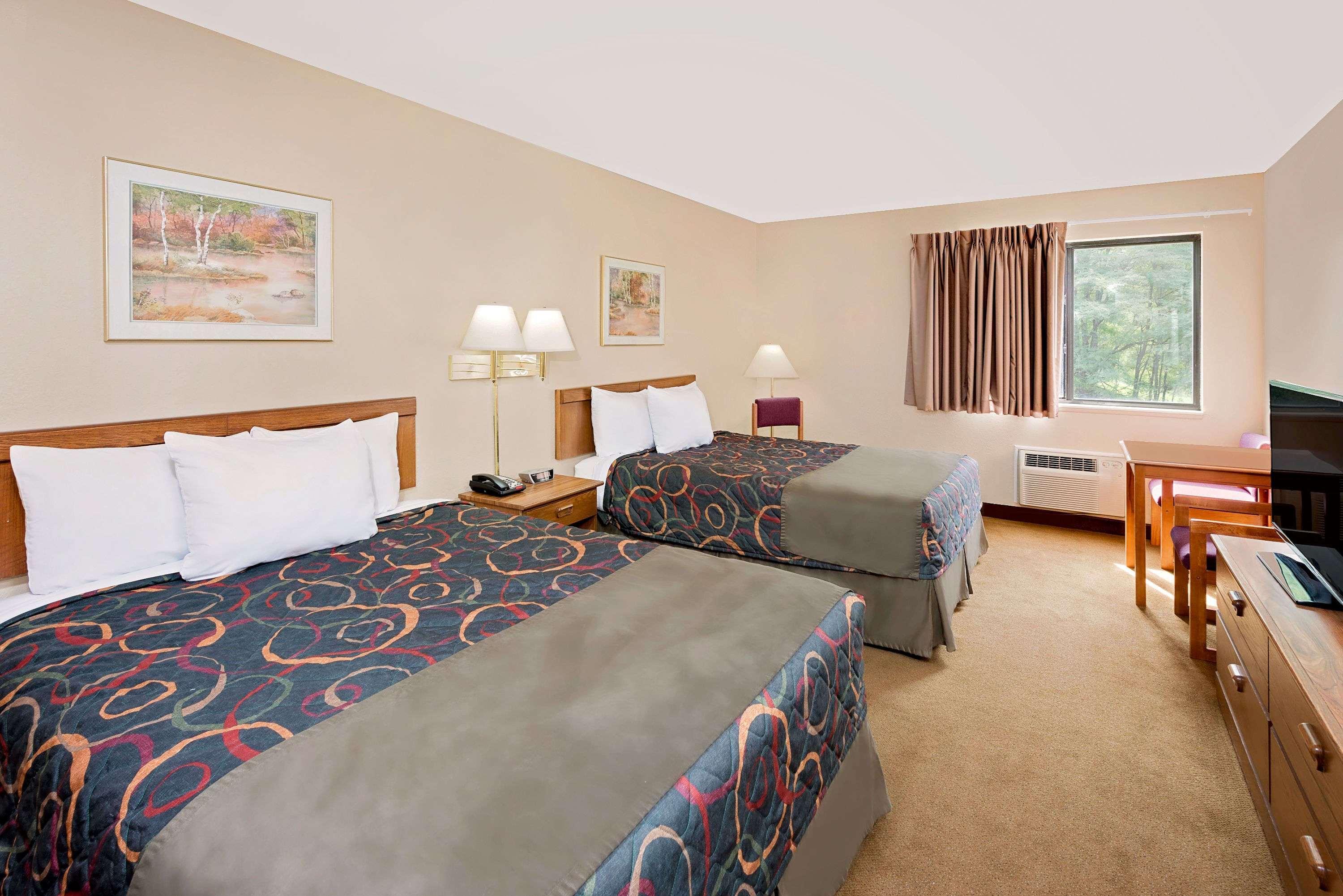 Days Inn By Wyndham בונוויל מראה חיצוני תמונה