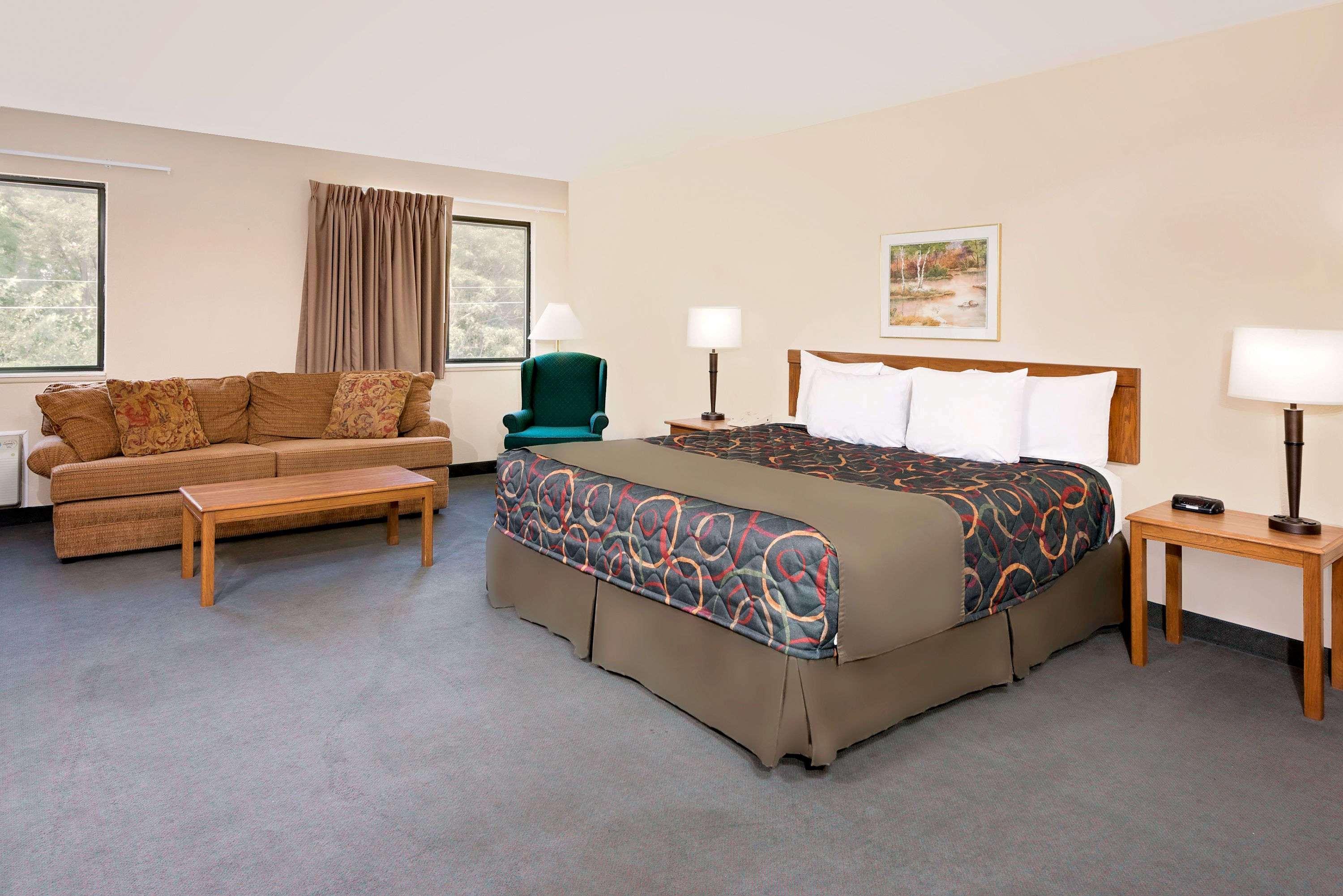 Days Inn By Wyndham בונוויל מראה חיצוני תמונה
